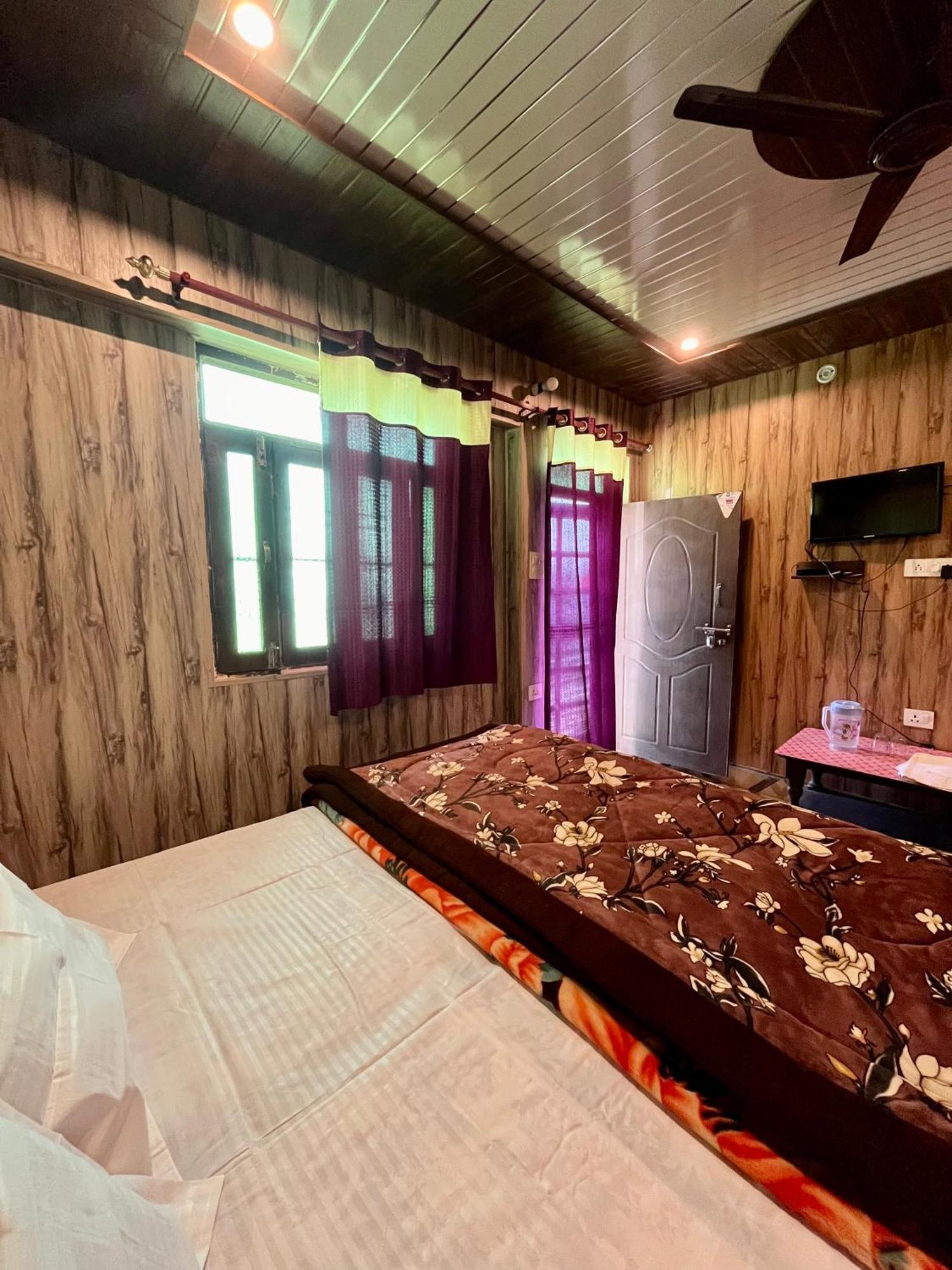 Astha Guest House Gopeshwar Exterior foto